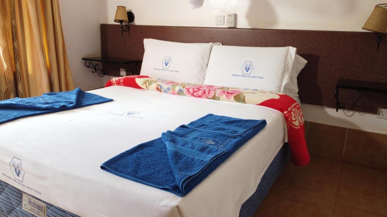 Miryams Village Inn Safari Lodge Sultan Hamud Exterior foto